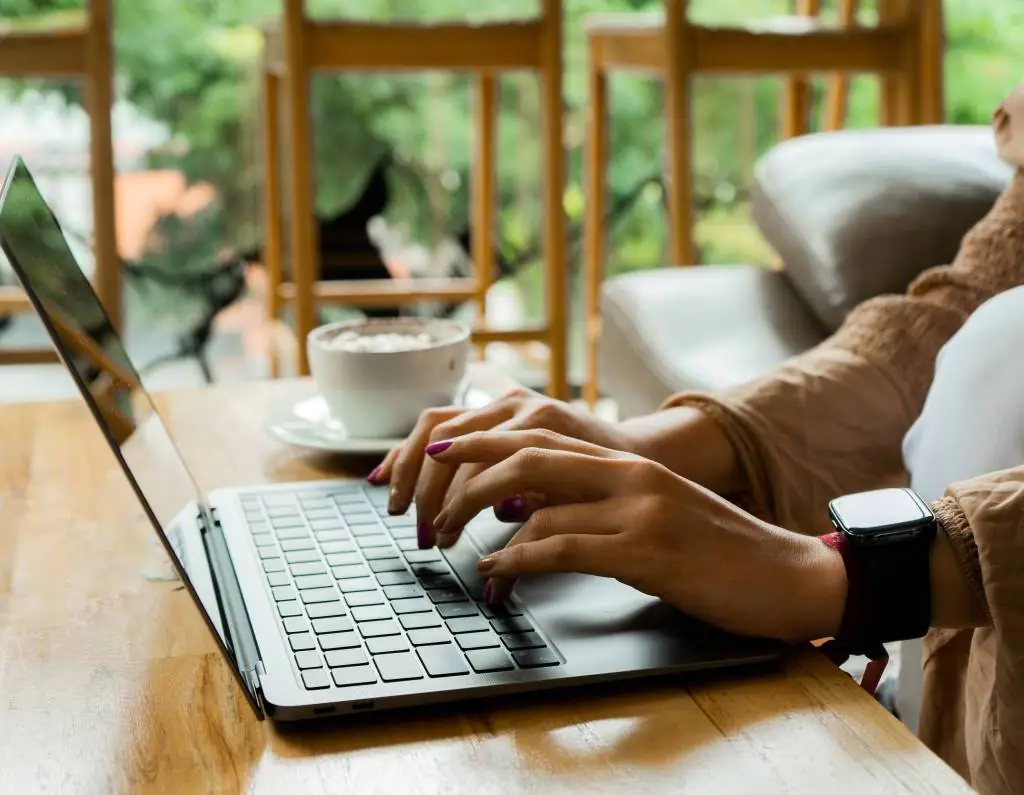 que velocidad de internet necesito en casa